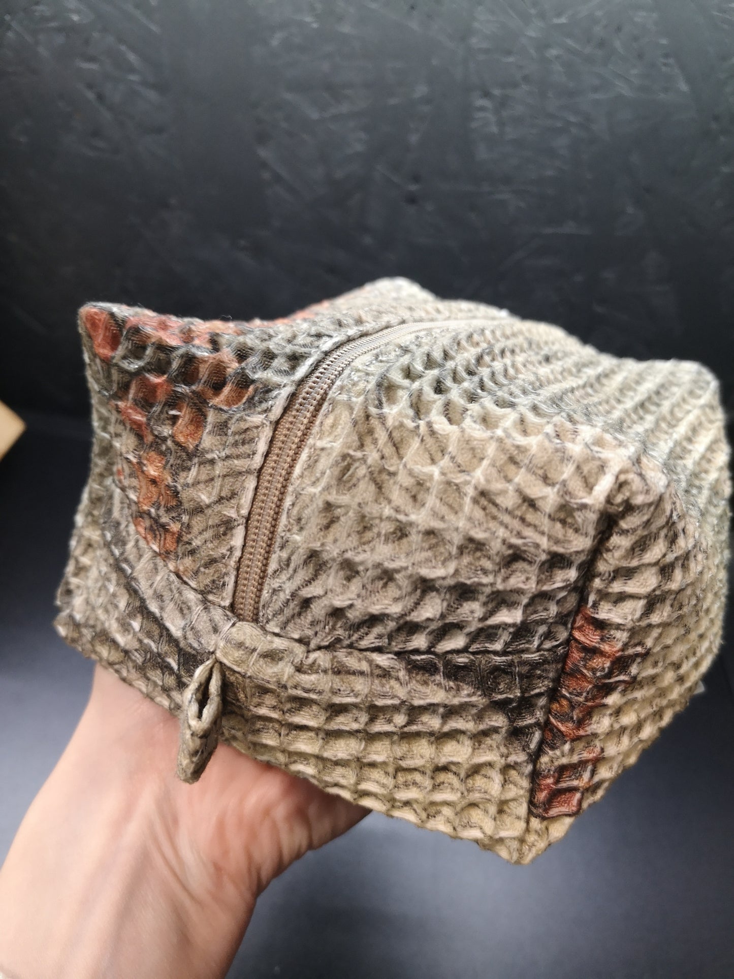 Kosmetinė "Žolynai" pilka-oranžinė