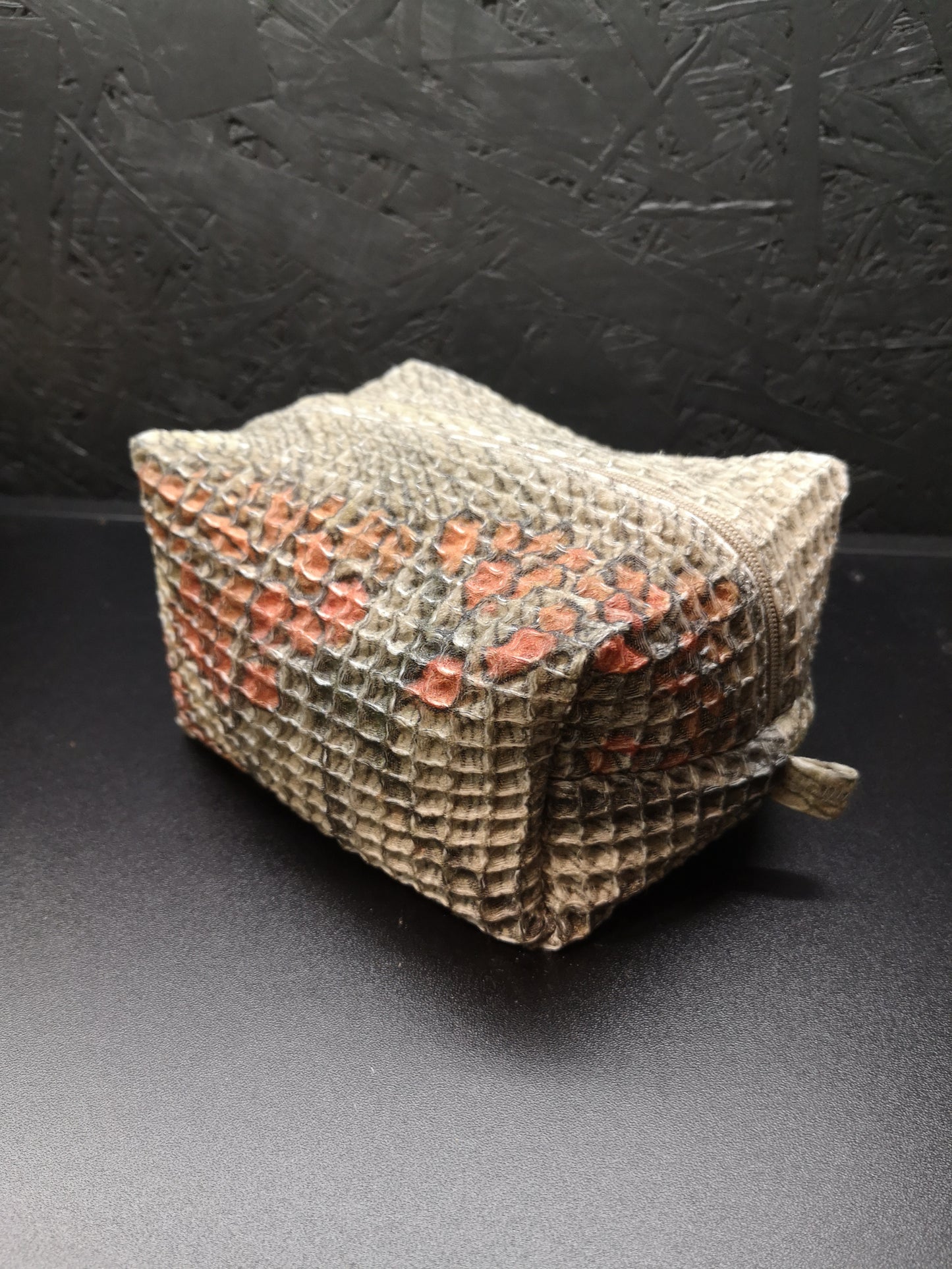 Kosmetinė "Žolynai" pilka-oranžinė