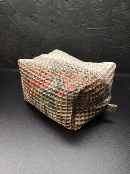 Kosmetinė "Žolynai" pilka-oranžinė